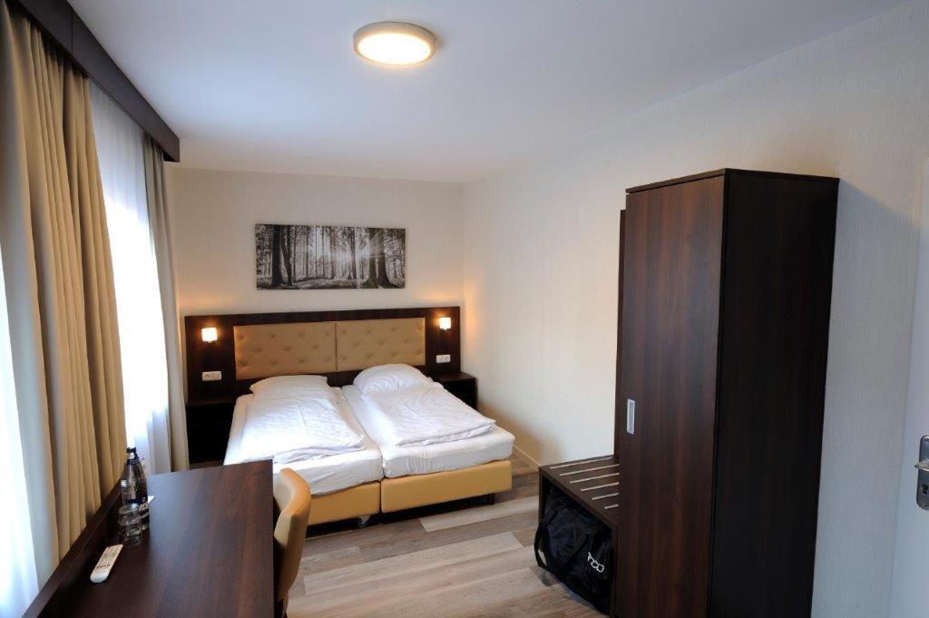 Hotel Zur Post Steimbke Bagian luar foto