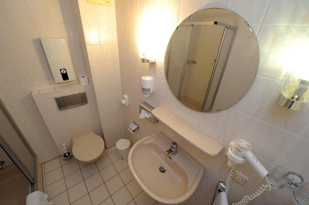 Hotel Zur Post Steimbke Bagian luar foto
