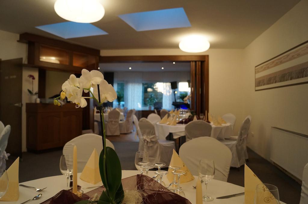 Hotel Zur Post Steimbke Bagian luar foto